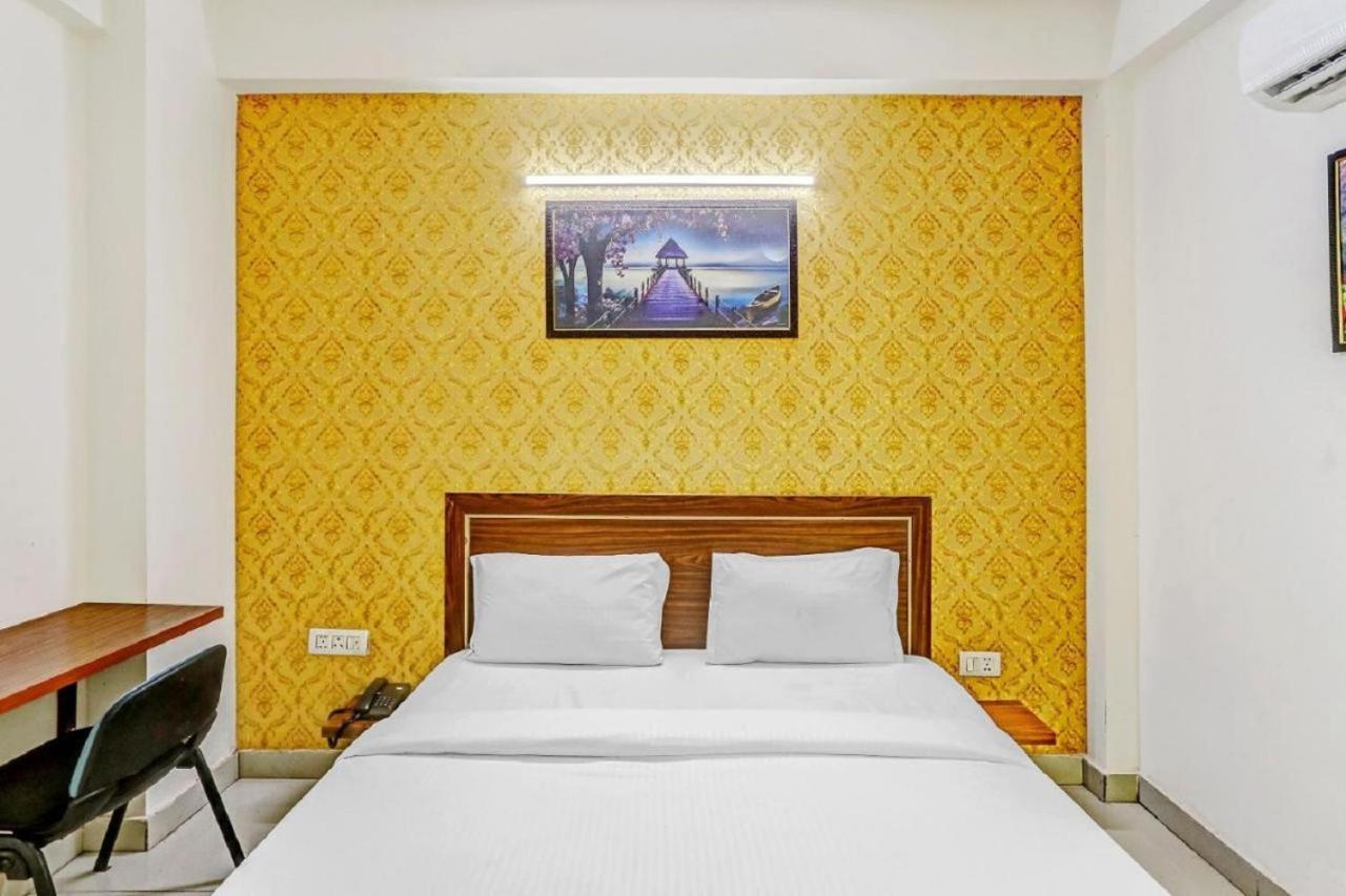 Hotel Noida Continental At Noida City Center Extérieur photo