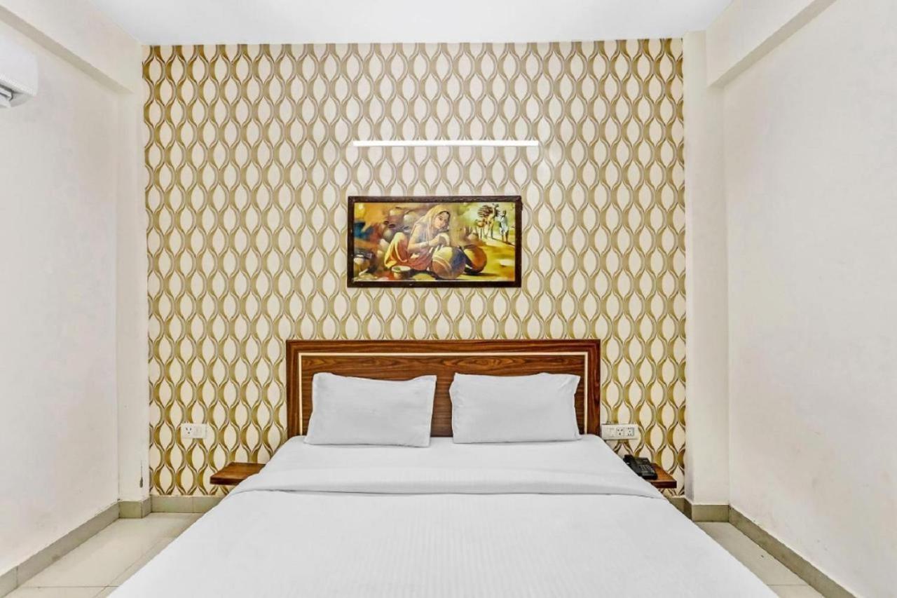 Hotel Noida Continental At Noida City Center Extérieur photo