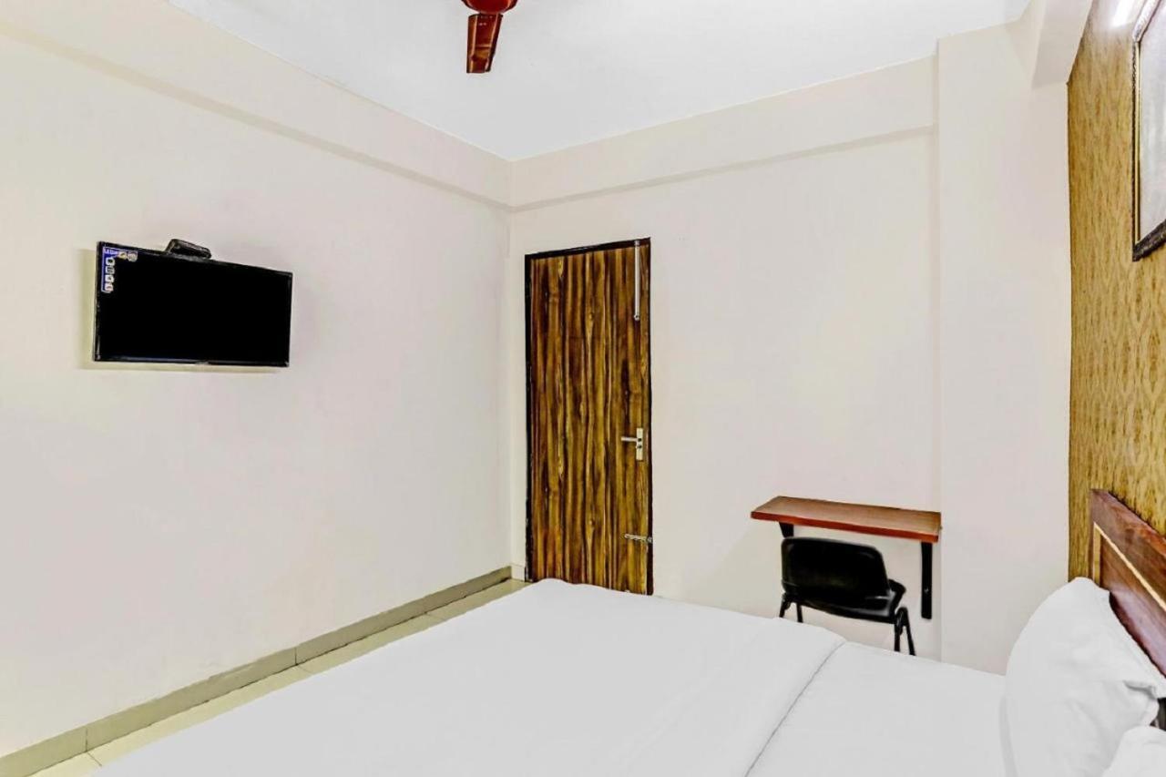 Hotel Noida Continental At Noida City Center Extérieur photo